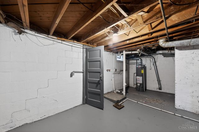 1866 Ashbrook Drive, Cincinnati, OH 45238