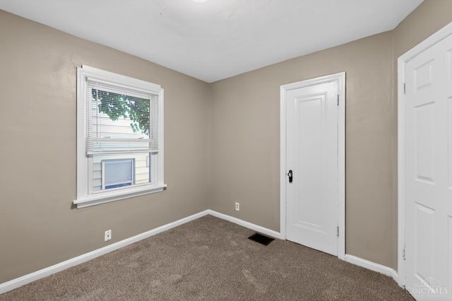 1866 Ashbrook Drive, Cincinnati, OH 45238
