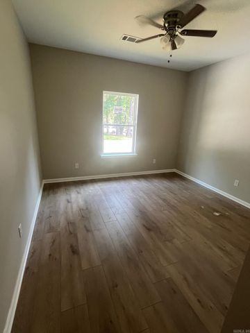 1825 Pinecroft, Benton, AR 72015