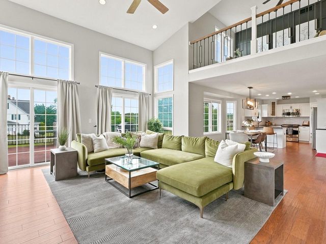 W126N6432 Willow COURT, Menomonee Falls, WI 53051