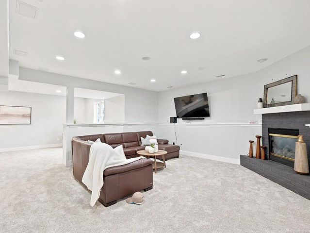 W126N6432 Willow COURT, Menomonee Falls, WI 53051