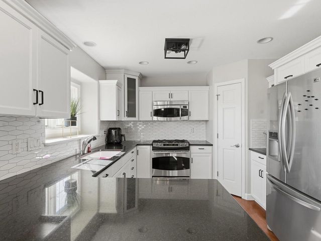 W126N6432 Willow COURT, Menomonee Falls, WI 53051