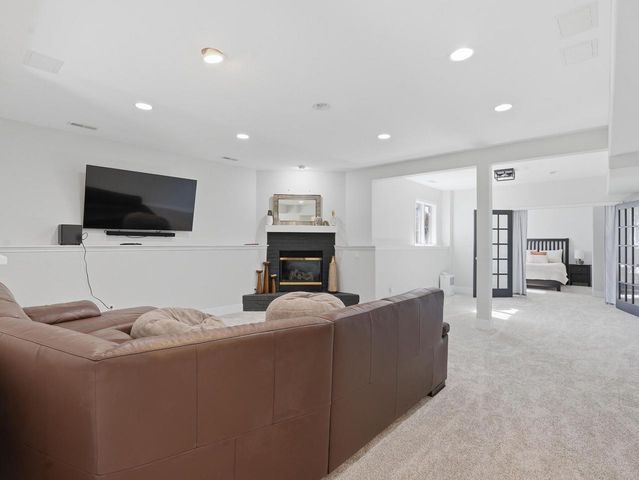 W126N6432 Willow COURT, Menomonee Falls, WI 53051