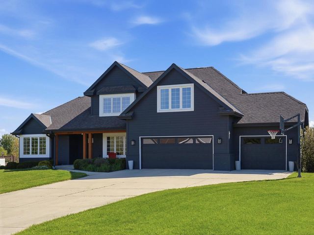 W126N6432 Willow COURT, Menomonee Falls, WI 53051