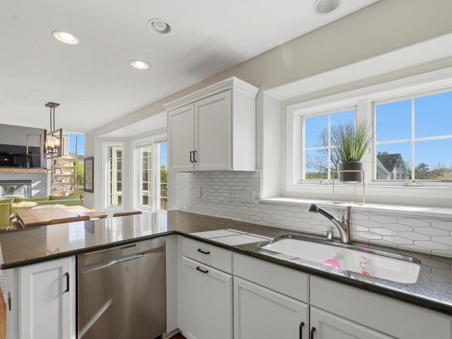 W126N6432 Willow COURT, Menomonee Falls, WI 53051