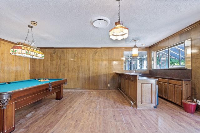6101 Circleview Drive, Haltom City, TX 76180