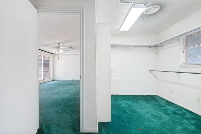 6101 Circleview Drive, Haltom City, TX 76180