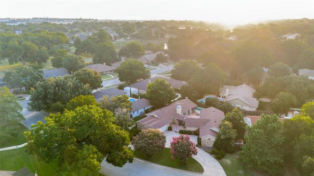 6101 Circleview Drive, Haltom City, TX 76180