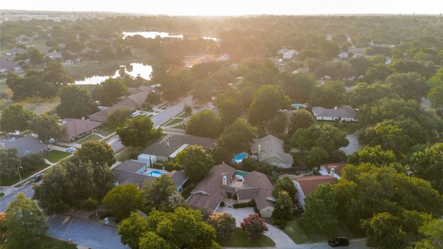 6101 Circleview Drive, Haltom City, TX 76180