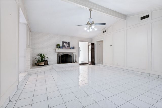 6101 Circleview Drive, Haltom City, TX 76180