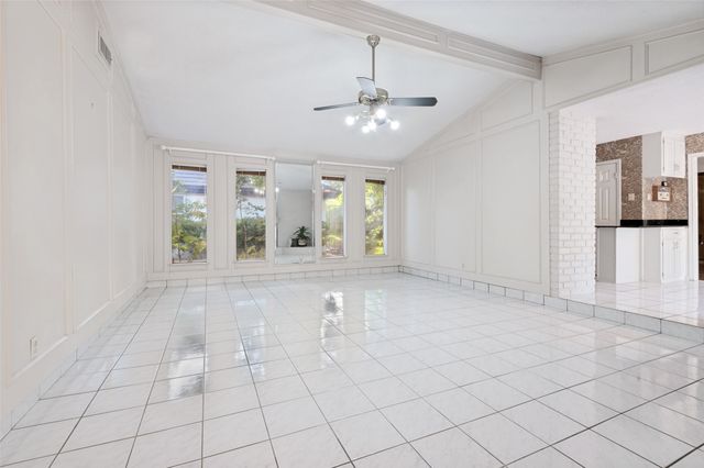 6101 Circleview Drive, Haltom City, TX 76180
