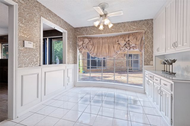 6101 Circleview Drive, Haltom City, TX 76180