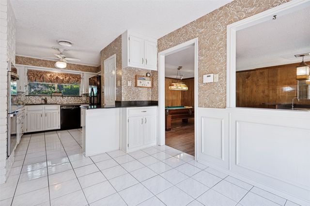 6101 Circleview Drive, Haltom City, TX 76180