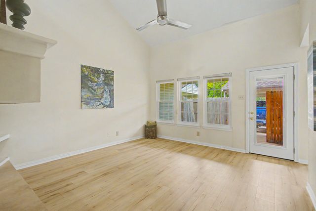 831 Creekside Drive, Lewisville, TX 75067