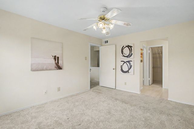 831 Creekside Drive, Lewisville, TX 75067