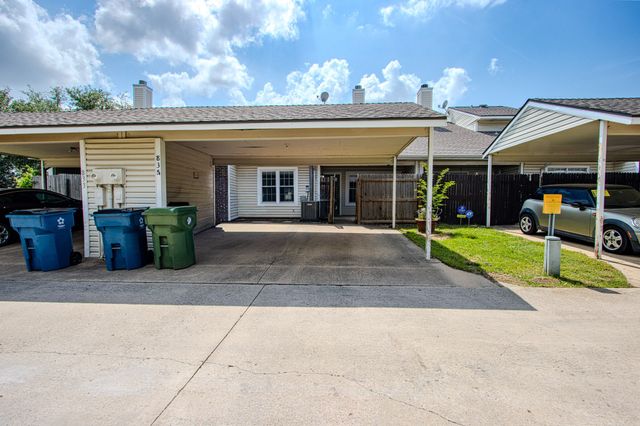 831 Creekside Drive, Lewisville, TX 75067