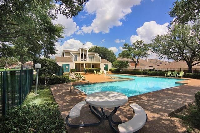 831 Creekside Drive, Lewisville, TX 75067