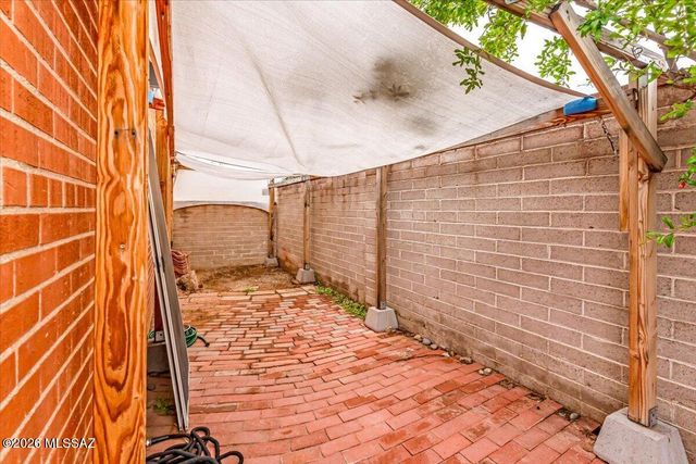 618 S Prudence Road, Tucson, AZ 85710