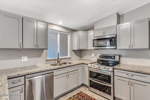 618 S Prudence Road, Tucson, AZ 85710