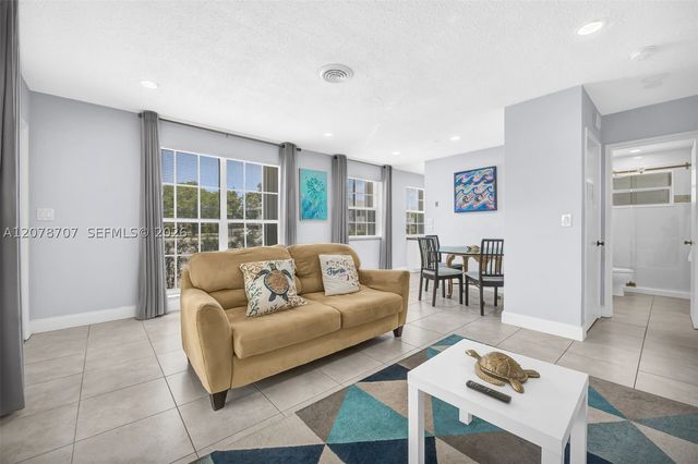 2160 NE 56th St 1, Fort Lauderdale, FL 33308