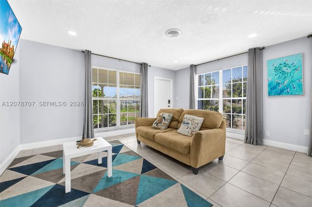 2160 NE 56th St 1, Fort Lauderdale, FL 33308