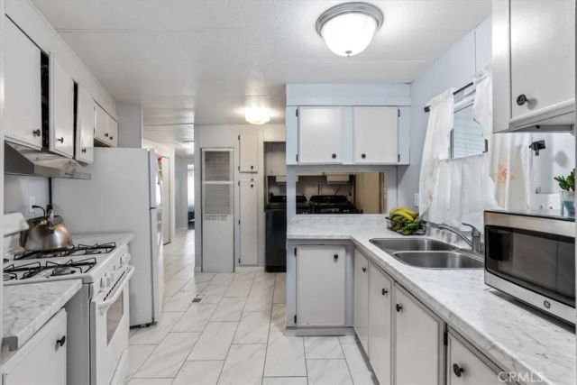 216 Vivian, Bakersfield, CA 93308