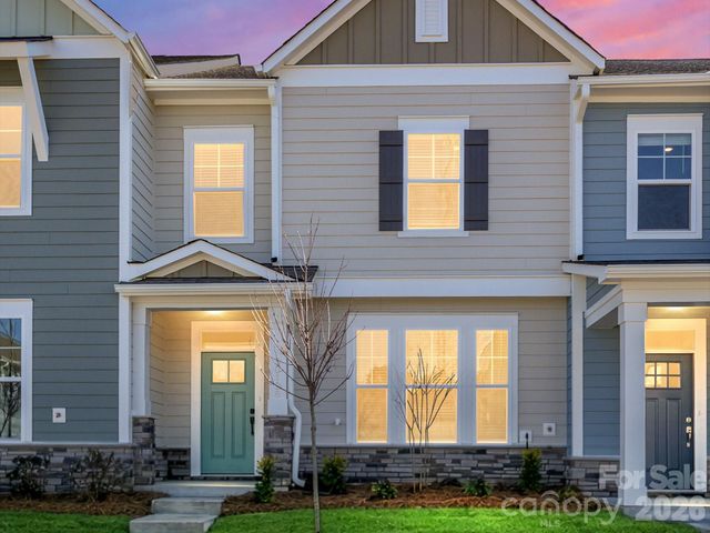 10128 Mamillion Drive, Huntersville, NC 28078