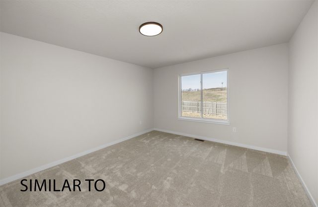 1212 Featherstone Avenue NE, Bondurant, IA 50035