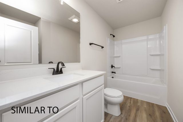 1212 Featherstone Avenue NE, Bondurant, IA 50035