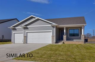 1212 Featherstone Avenue NE, Bondurant, IA 50035