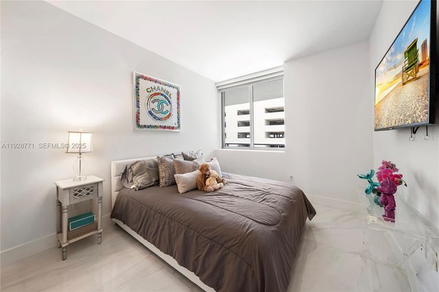 16385 Biscayne Blvd 503, North Miami Beach, FL 33160