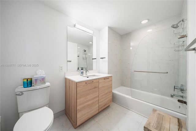 16385 Biscayne Blvd 503, North Miami Beach, FL 33160