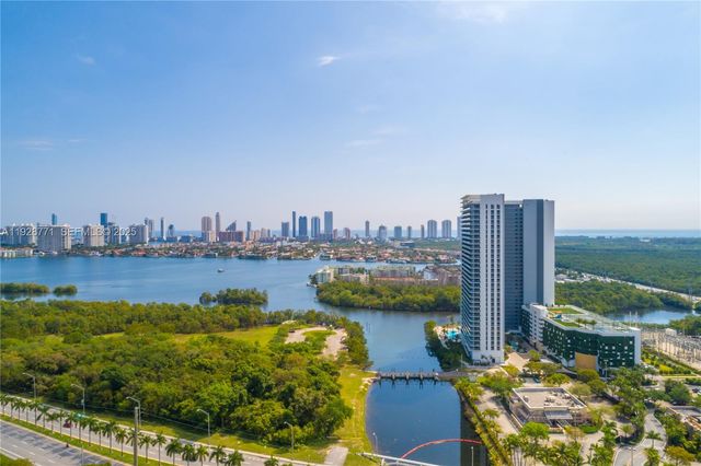 16385 Biscayne Blvd 503, North Miami Beach, FL 33160