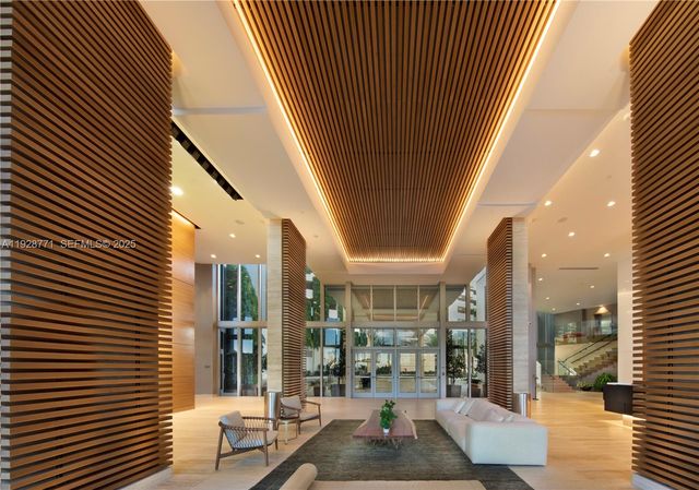 16385 Biscayne Blvd 503, North Miami Beach, FL 33160