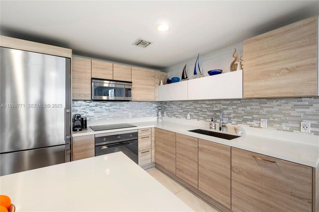 16385 Biscayne Blvd 503, North Miami Beach, FL 33160