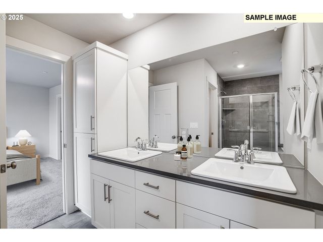 16943 Sw LORIKEET Ln, Beaverton, OR 97007