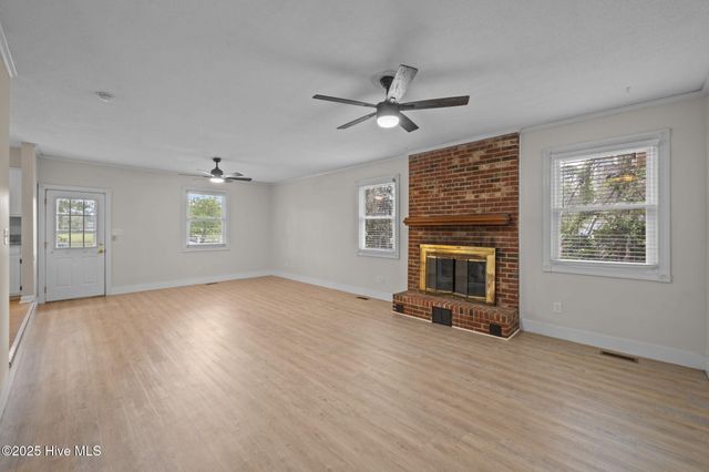 6107 Pelican Drive, New Bern, NC 28560