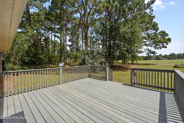 6107 Pelican Drive, New Bern, NC 28560