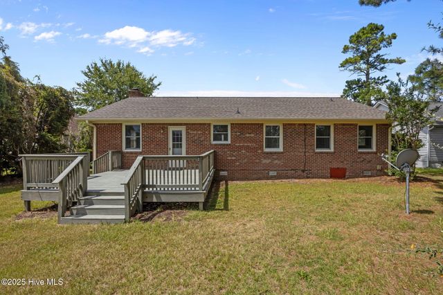 6107 Pelican Drive, New Bern, NC 28560