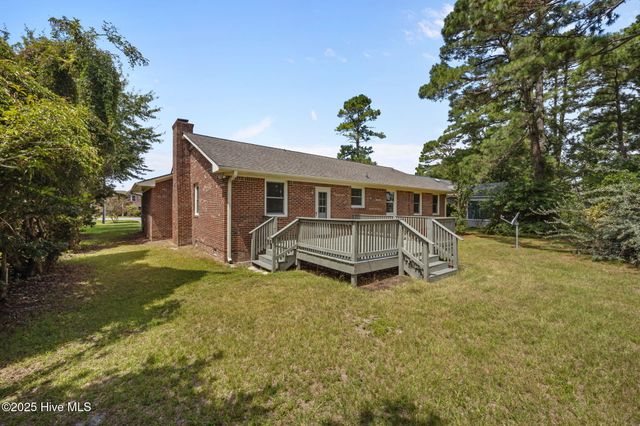 6107 Pelican Drive, New Bern, NC 28560