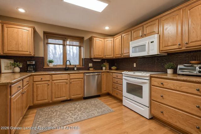 6125 Brooks Landing, Dimondale, MI 48821