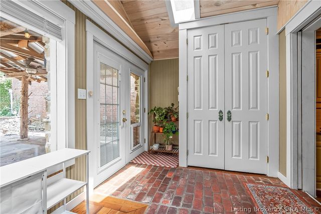 705 E Main Street, Madison, IN 47250
