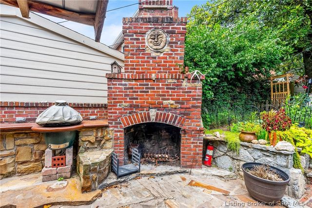 705 E Main Street, Madison, IN 47250