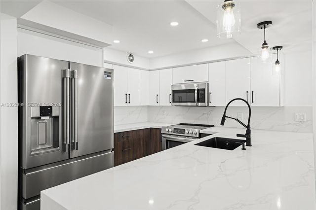 5701 Collins Ave 503, Miami Beach, FL 33140