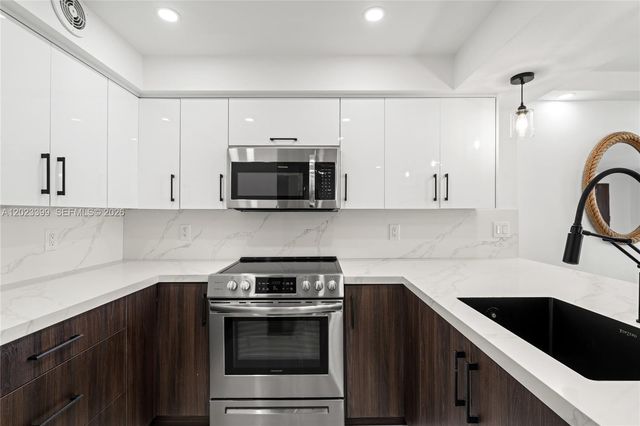 5701 Collins Ave 503, Miami Beach, FL 33140