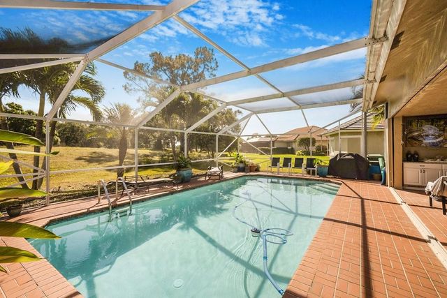 1558 Grantham Dr, Wellington, FL 33414