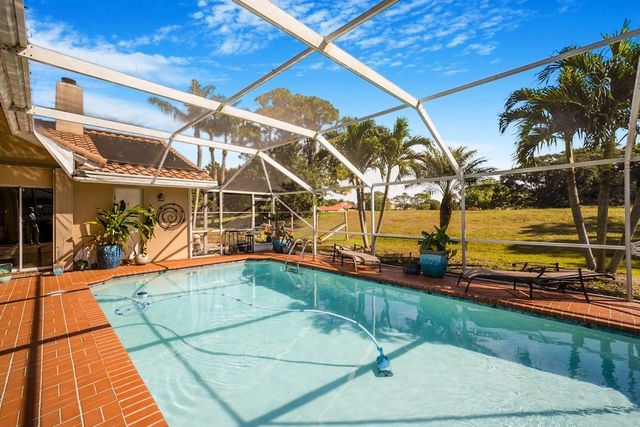 1558 Grantham Dr, Wellington, FL 33414