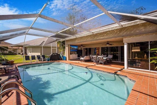 1558 Grantham Dr, Wellington, FL 33414