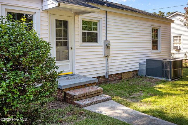 1003 W Washington Avenue, Kinston, NC 28501