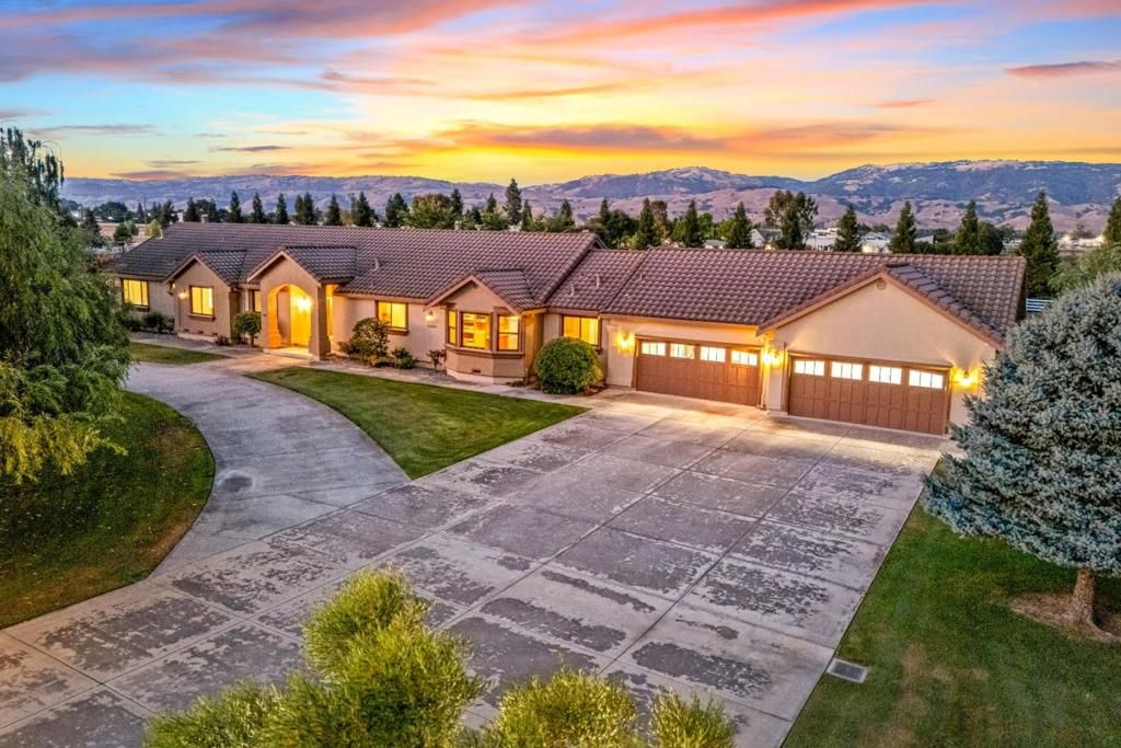 12320 Highland Estates Lane, San Martin, CA 95046